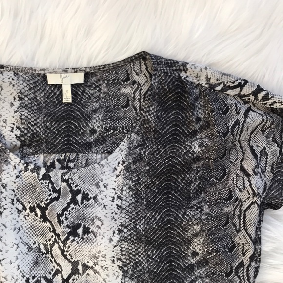 • Joie • Snake Skin Print Silk Dress Small Gray - Picture 4 of 4